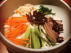 -云海肴·汽锅鸡·云南菜(天山百盛优客店)