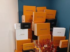 -聚云奢二手奢侈品黄金手表包包回收·中古店(中福城店)