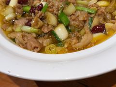 -老滇山寨•云南特色菜•地方菜•民族风情歌舞表演(金碧店)