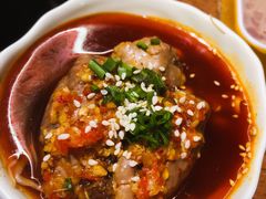 剁椒冒脑花-串门邻居串串火锅(云南南路店)