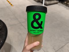 手打竹青乌龙柠檬茶-BUTTERFUL&CREAMOROUS 黄油与面包(三里屯太古里店)