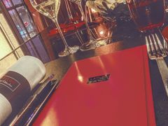餐具摆设-L'ATELIER de Joel Robuchon(外滩18号店)