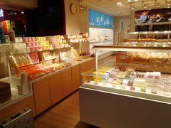 面包甜点陈列柜-好利来(欧亚商都店)