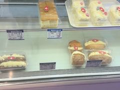 -白玉兰食品甜凤店(合生汇店)
