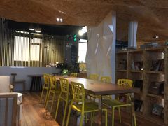 -新华里咖啡书吧(新华书店小寨店)
