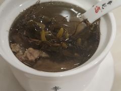石橄榄炖排骨汤-李记鹅肉粿条