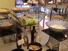 自助取餐区-元一希尔顿酒店·禅自助餐厅·啤酒花园