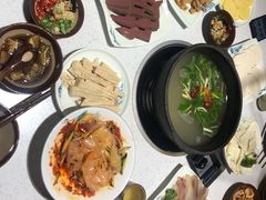 -贵府酸汤牛肉火锅·贵州老字号(飞山街店)