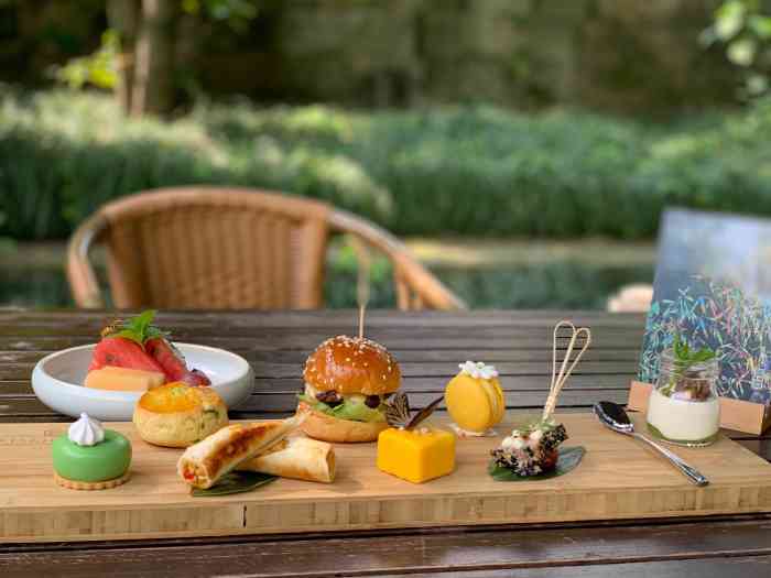 法云安缦西餐厅&酒吧-"安曼真的是环境很清静,提前预约了下午茶的.