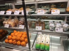 面包甜点陈列柜-喜茶(东莞汇一城店)