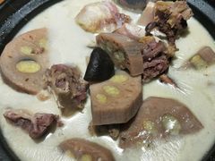 筒骨章鱼煲淋酿莲藕-淇乐多品味馆(江南大道店)