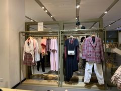 -URBAN REVIVO(济南领秀城贵和购物中心店)