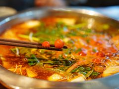 -野山舂·贵州现舂酸汤火锅(鸿通城店)