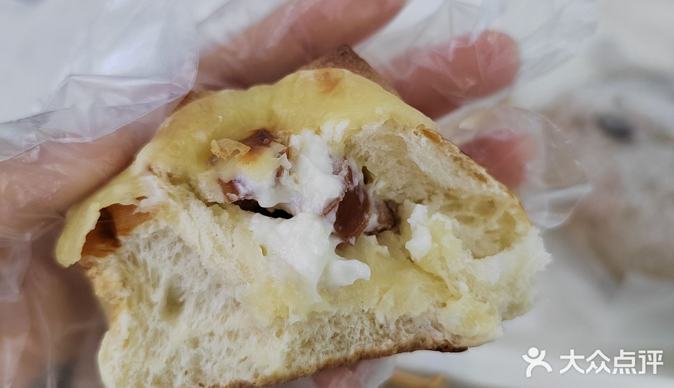 城市花园里的价格美丽面包店