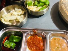 -围炉肉舍丹东海鲜烤肉·烤活鳗(步行街店)