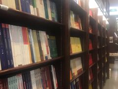 -新华书店(泉城路店)