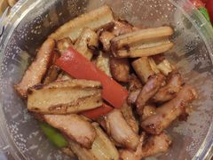 XO酱莲藕炒肉-利宴中餐厅