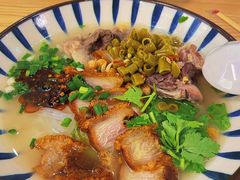-威记烧嘢·南宁烧烤·超级生牛(绿地店)
