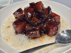 四头鲍鱼红烧肉-屋里厢上海菜馆