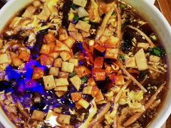 关中酸辣汤-宣海荣锅贴大王·陕味小吃集(钟楼店)