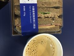 -瑞幸咖啡(东直门枢纽店)