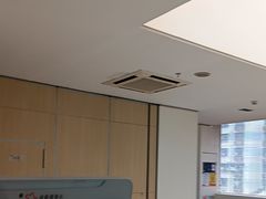 -卡罗酒店(东门晒布地铁站店)