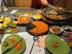 -草家酱蟹炭火烤肉店(珲春南路一店)