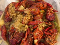 -虾弄弄海派小龙虾·牛羊蝎子火锅