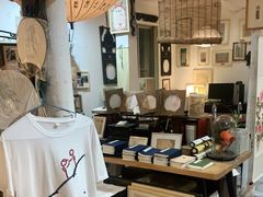 -邊城書店