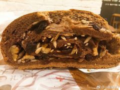 果仁大列巴-Ole 面包房(华润万象城店)