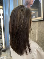 -AKOZO Beauty Salon