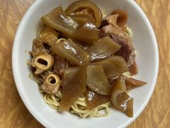 -松树干拌面店