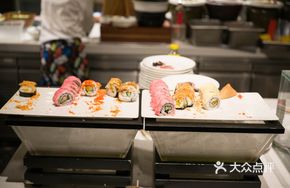 Fresh Mixed Sushi
