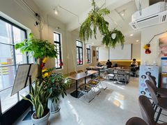 -Fridi Patisserie Cafe