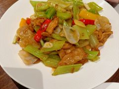 西芹白耳炒爽肉-港丽餐厅(杭大店)