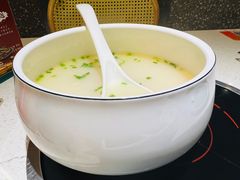 鲜鲫鱼慢熬鱼汤-黔渔翁豆花渎鱼(喷水池店)