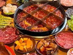 -渝嘴小老弟老火锅(华新村店)