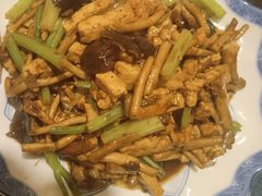 茶树菇爆豆腐-素心斋素食餐厅