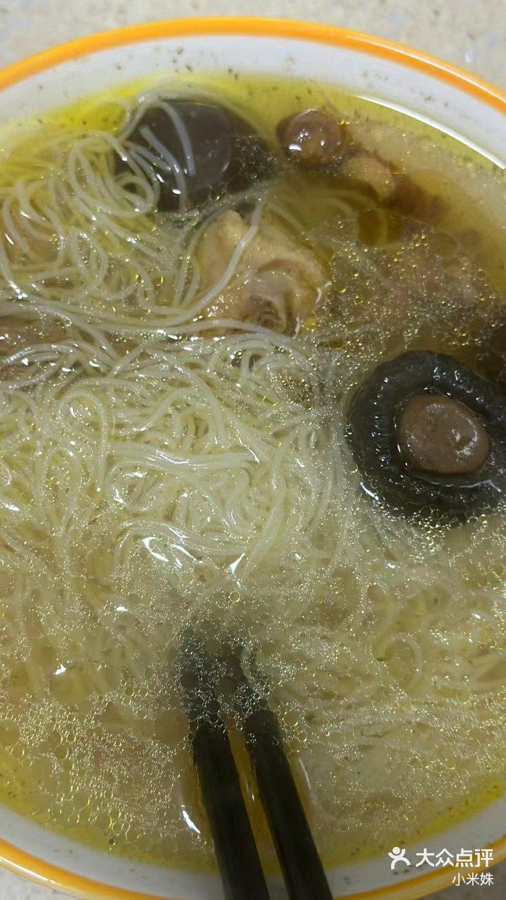 自己在家煮线面鸡汤和线面真是官配啊