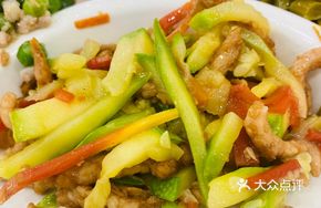 Stir-Fried Tender Pumpkin with Shredded Pork