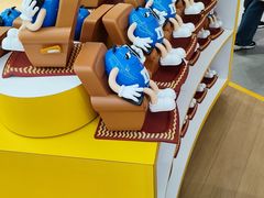 -m豆巧克力世界(上海世茂广场店)