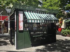-马德里拉斯咯扎斯购物村