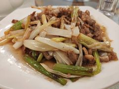 葱爆羊肉-那达慕蒙古风味酒楼