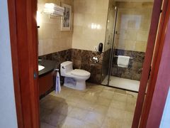 -爱时特套房酒店(会展中心远洋城店)