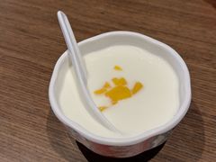 黄桃小丸子酸奶-大中华酒楼·主席武昌鱼·武汉美食地标(江汉路步行街店)