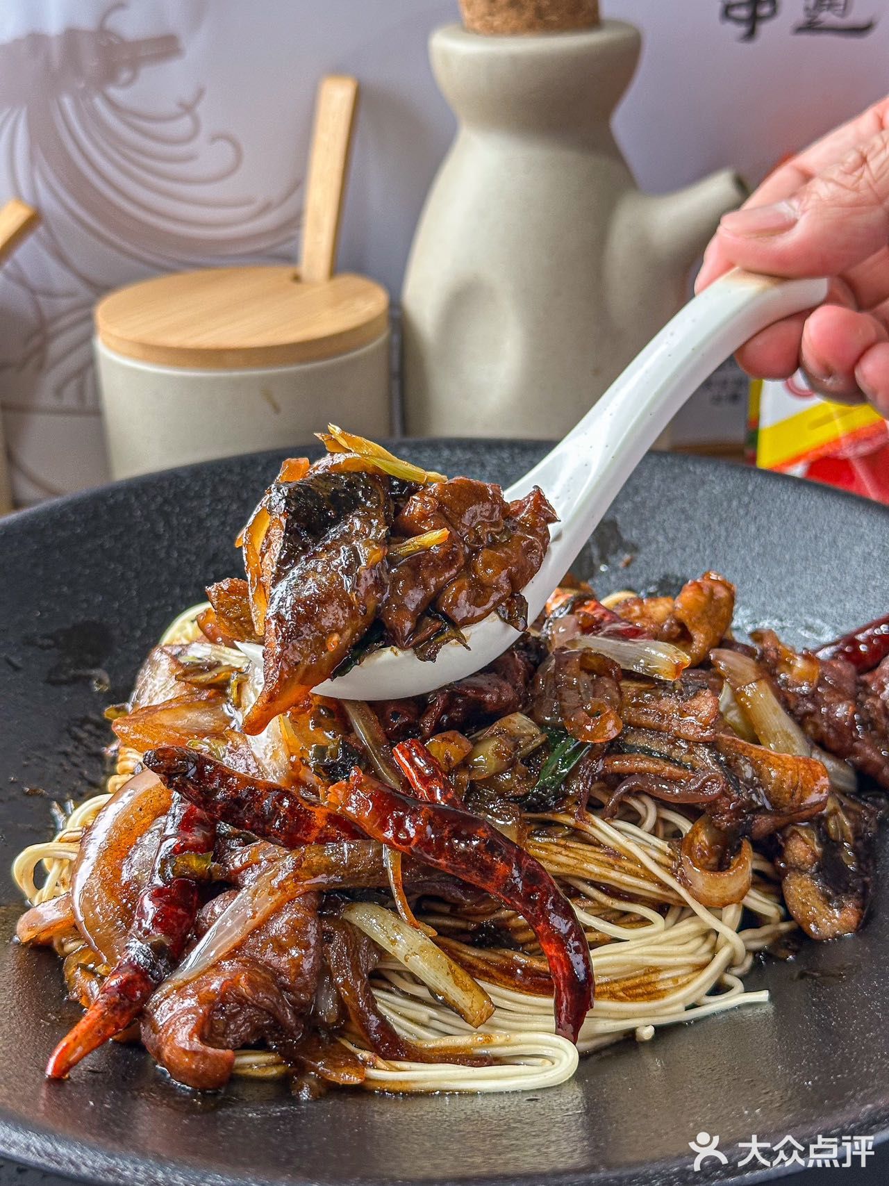 白月光非得是人吗，这碗面也可以啊！！！