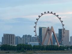 -南京眼步行桥