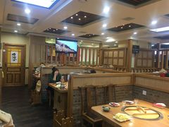 大堂-咱屯子铁锅炖直营店(保利店)
