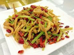 干煸鱿鱼须-白记饺子馆多伦道店