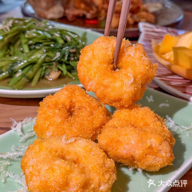 前滩太古里的这家泰国菜，氛围感太顶了 傍晚的前滩